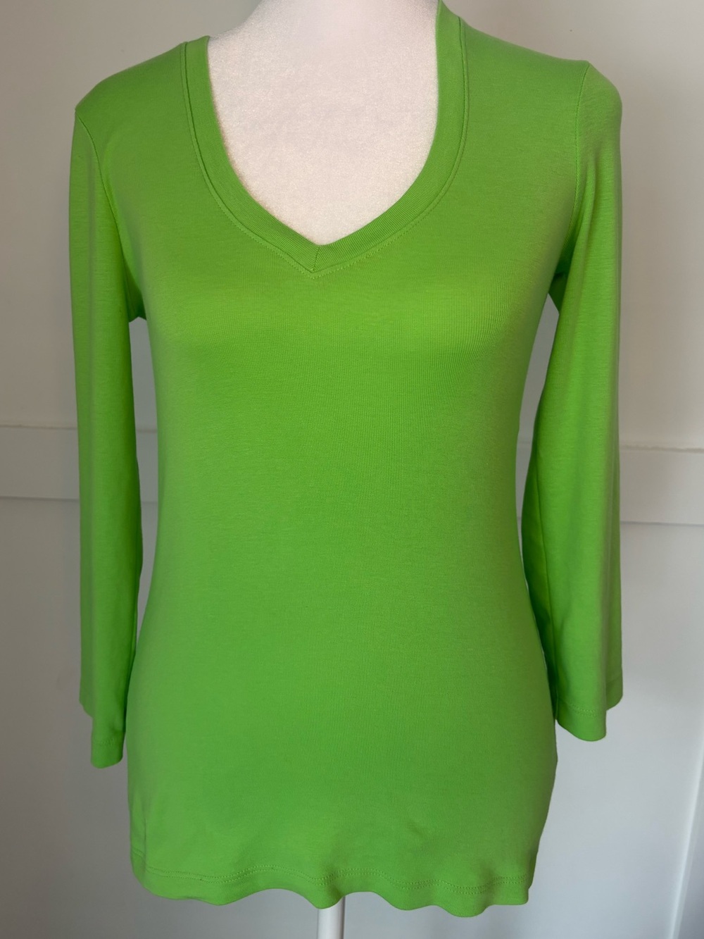 Lilly Pulitzer Bright Lime Green V-Neck Long Sleeve Top size x small